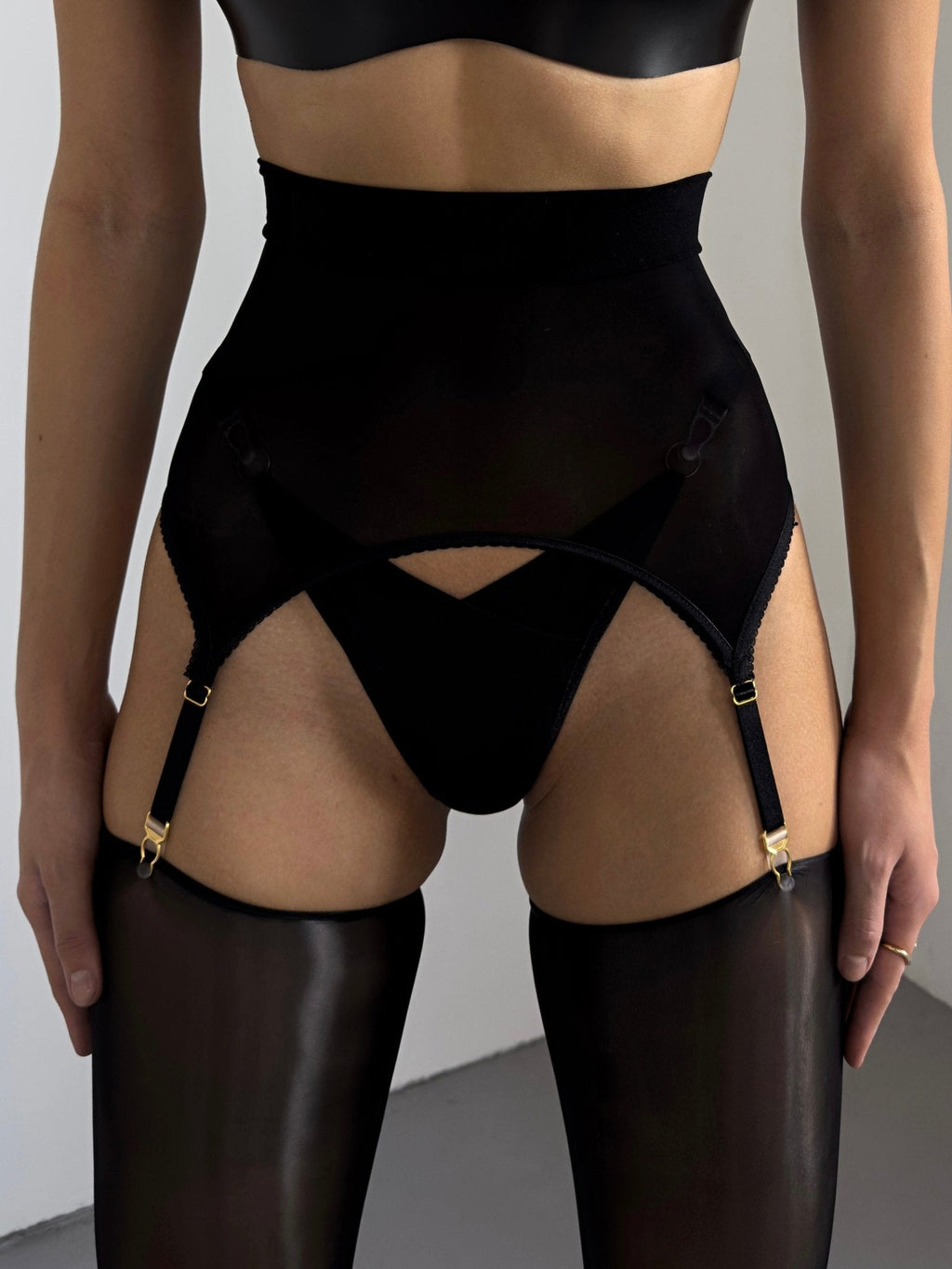 Belt with Stockings "Jet"